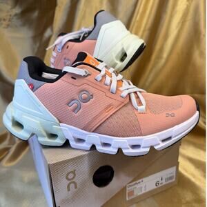 On Cloudflyer Four Peach Aloe Womens 6 Stability Running Shoes With Box NWT